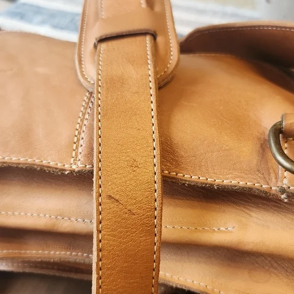 Bed Stu Leather Crossbody/Backpack Bag - Picture 12 of 12